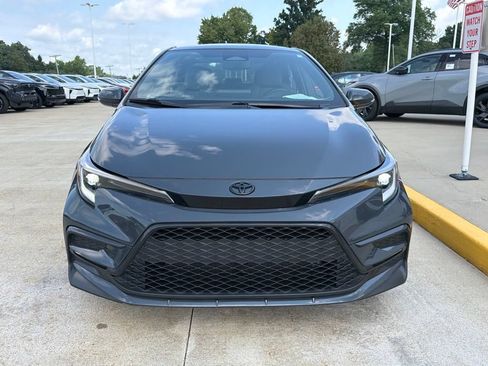 Used 2025 Toyota Corolla SE FWD image 2