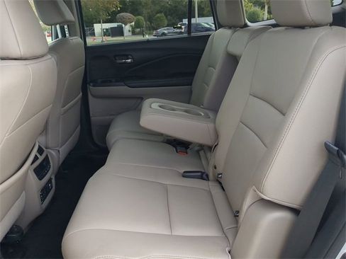 Used 2016 Honda Pilot Touring image 14