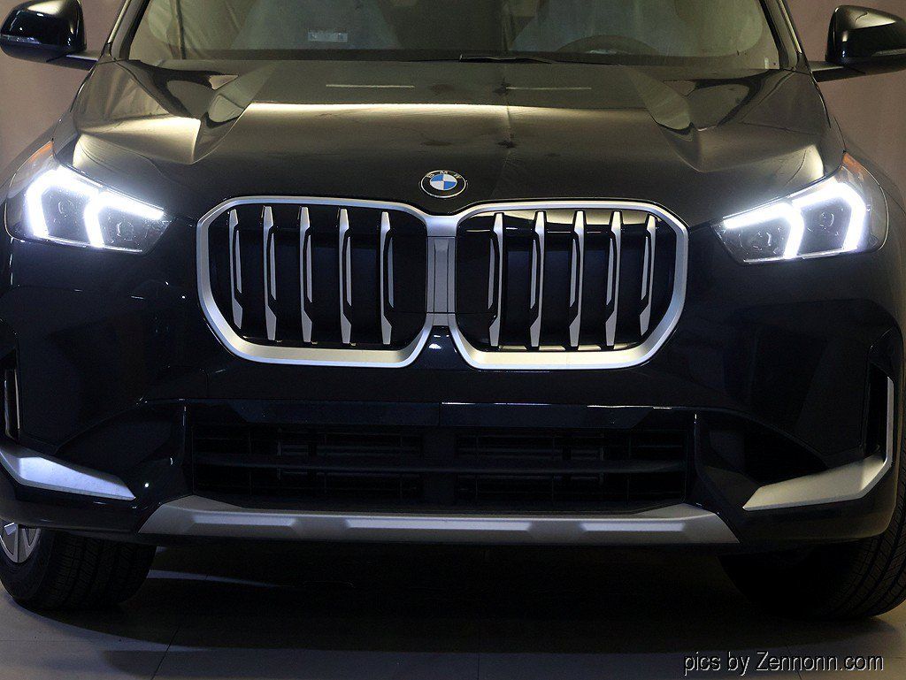 Used 2027 BMW X1 xDrive28i AWD/4WD image 6