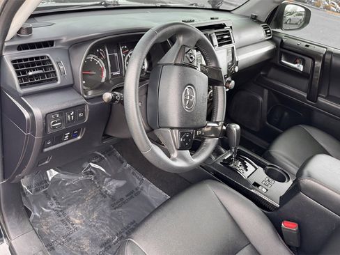 Used 2020 Toyota 4Runner Venture image 15