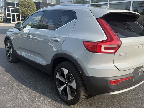 Used 2024 Volvo XC40 B5 Plus AWD/4WD image 8