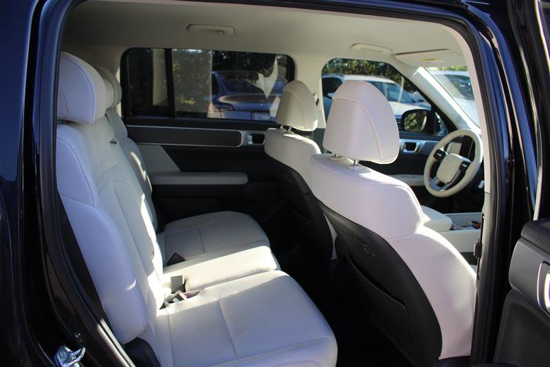 Used 2026 Hyundai Santa Fe SE FWD image 11
