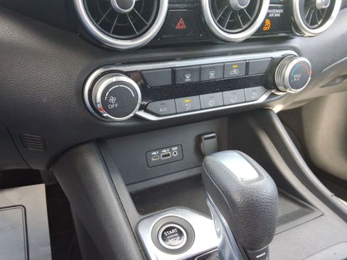 Used 2022 Nissan Sentra SV FWD image 17