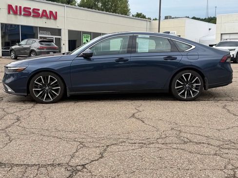 Certified 2025 Honda Accord Touring image 4