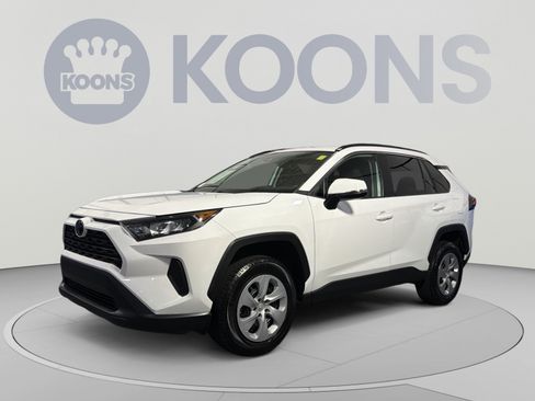 Used 2015 Toyota RAV4 XLE AWD/4WD image 1
