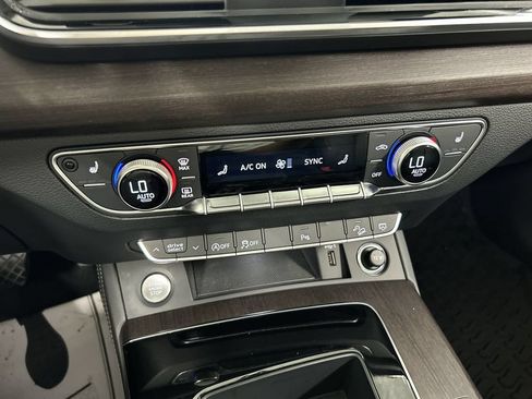 Used 2023 Audi Q5 2.0T Premium Plus w/ Premium Plus Package AWD/4WD image 16