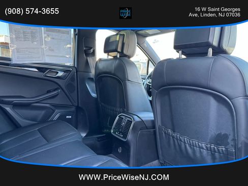 Used 2019 Porsche Macan image 26