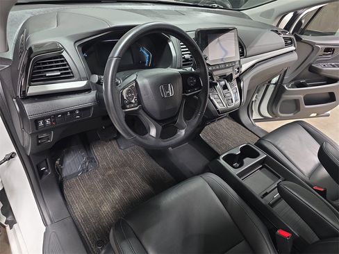 Used 2021 Honda Odyssey Touring image 18