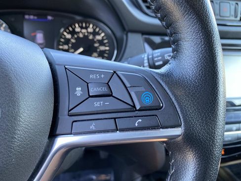 Used 2020 Nissan Rogue SV w/ Premium Package AWD/4WD image 18