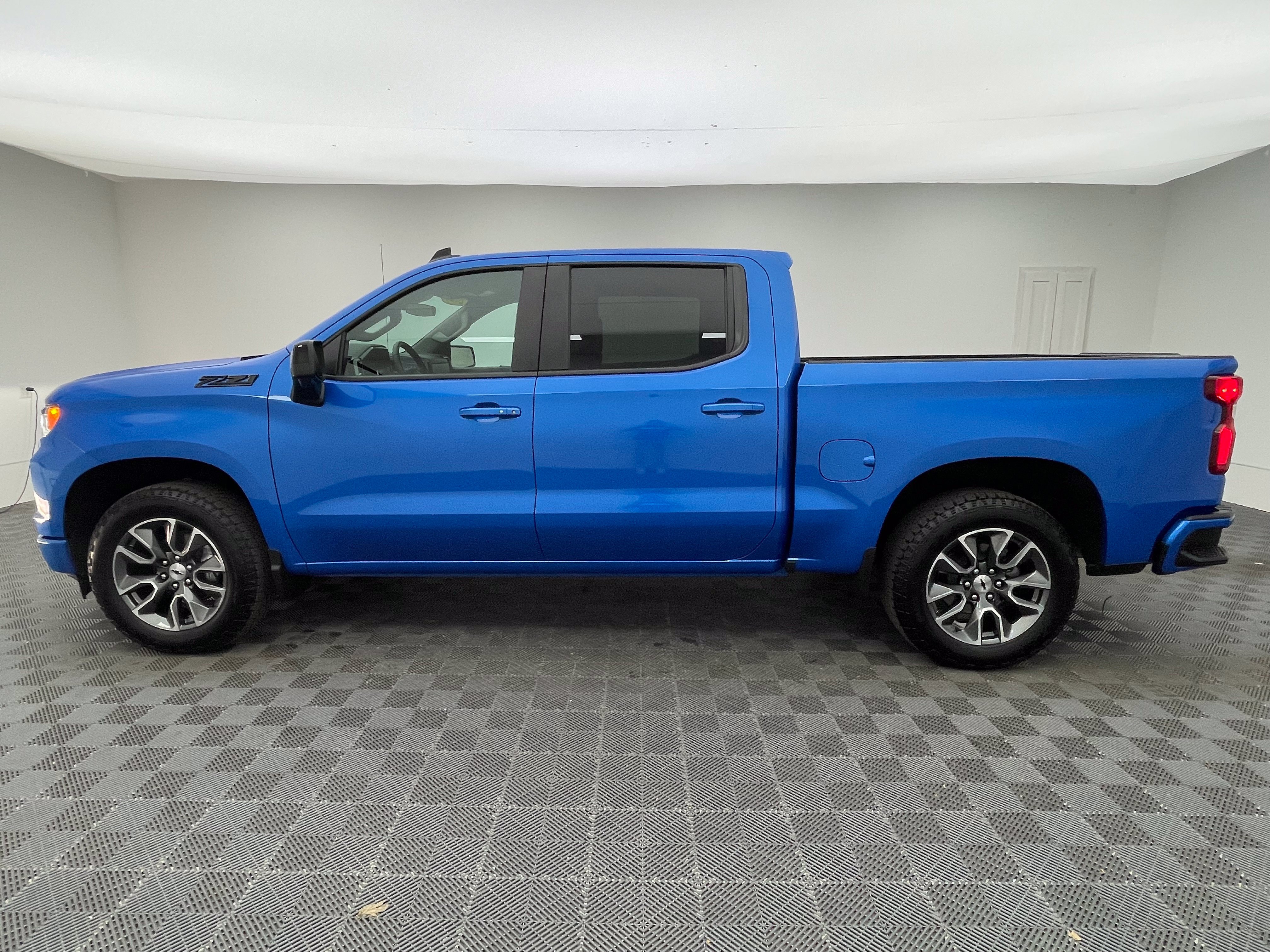 Used 2025 Chevrolet Silverado 1500 RST AWD/4WD image 11
