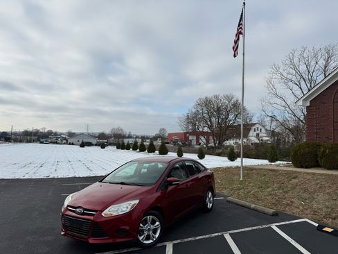 Used 2014 Ford Focus SE image 1