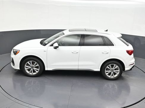 Used 2021 Audi Q3 2.0T Premium w/ Convenience Package AWD/4WD image 16