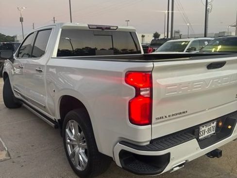 Used 2022 Chevrolet Silverado 1500 High Country w/ High Country Premium Package AWD/4WD image 9