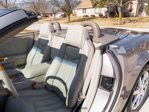 Used 2004 Cadillac XLR image 39