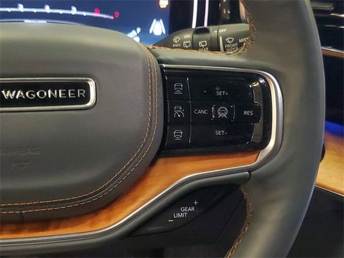 Used 2022 Jeep Grand Wagoneer Series III image 22