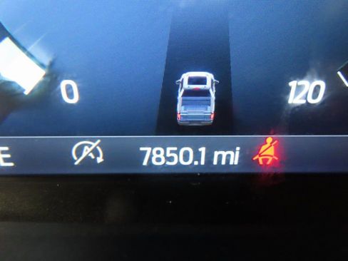 Used 2025 Ford F150 Platinum w/ FX4 Off-Road Package image 12