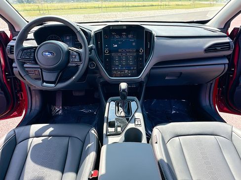 Used 2025 Subaru Crosstrek 2.5i Limited w/ Crosstrek Mirror Package image 3