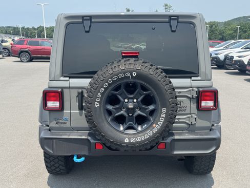 Used 2023 Jeep Wrangler Unlimited w/ Sun & Screen Package AWD/4WD image 8