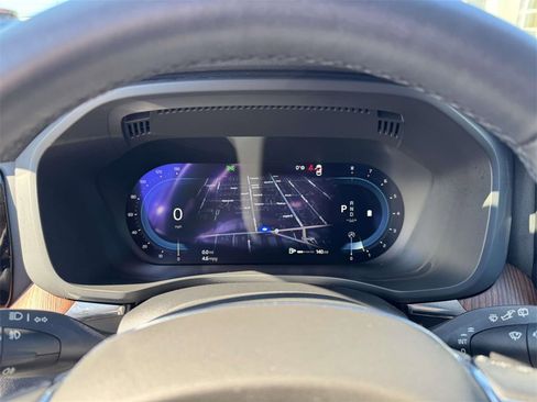 Certified 2023 Volvo XC60 B5 Plus image 23