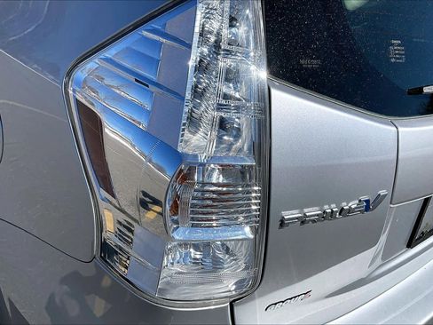 Used 2012 Toyota Prius V Two image 27