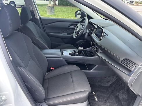 Certified 2024 Nissan Rogue S FWD image 17