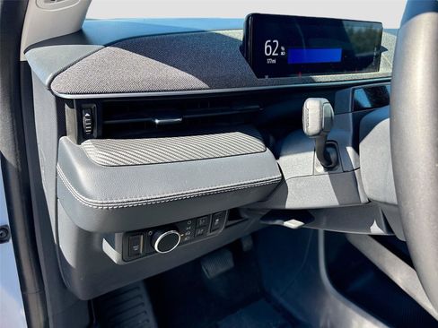 Used 2024 Ford Mustang Mach-E Premium image 11