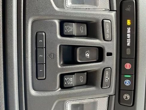 Used 2019 Chevrolet Silverado 1500 High Country w/ Technology Package AWD/4WD image 22