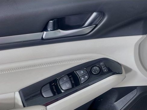 Used 2021 Nissan Altima 2.5 SL FWD image 19