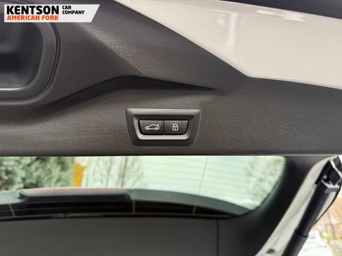 Used 2025 BMW X5 xDrive50e image 33