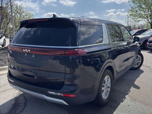 Used 2024 Kia Carnival LX FWD image 5