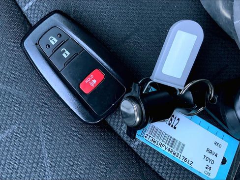 Used 2024 Toyota RAV4 XLE image 13