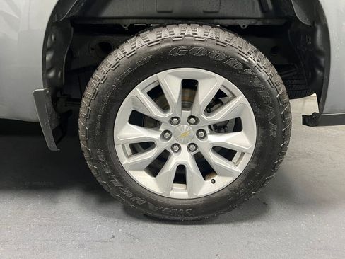 Used 2020 Chevrolet Silverado 1500 Custom w/ Custom Value Package image 11