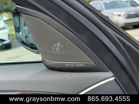 Used 2022 BMW 530i xDrive w/ Premium Package image 13