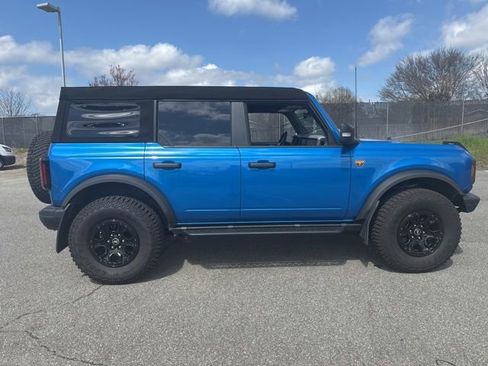 Used 2023 Ford Bronco Badlands image 2