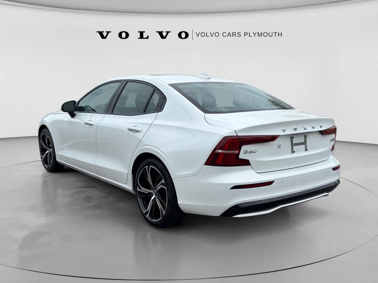 Used 2024 Volvo S60 B5 Core AWD/4WD image 5