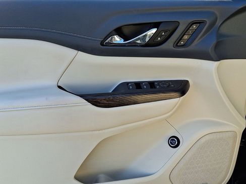 Used 2022 GMC Acadia Denali w/ Denali Ultimate Package image 23