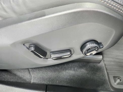 Used 2024 Volvo XC90 B6 Ultimate w/ Protection Package Premier image 44