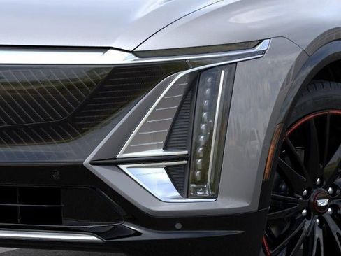 New 2026 Cadillac Lyriq Premium Luxury w/ LPO, Red Accent Package AWD/4WD image 10