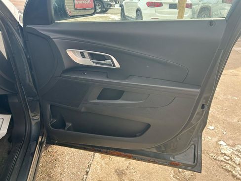 Used 2017 Chevrolet Equinox LT image 16