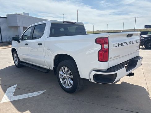 Used 2020 Chevrolet Silverado 1500 Custom w/ Custom Value Package image 4