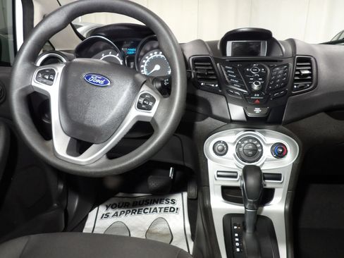 Used 2019 Ford Fiesta SE image 10