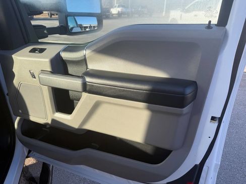 Used 2017 Ford F350 XLT image 29