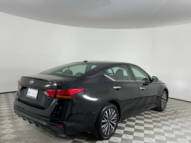Used 2025 Nissan Altima 2.5 SV FWD image 5