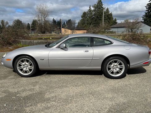 Used 2001 Jaguar XK8 Coupe RWD image 33
