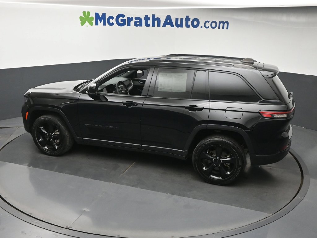 Used 2023 Jeep Grand Cherokee Altitude AWD/4WD image 24
