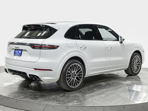 Used 2022 Porsche Cayenne Platinum Edition AWD/4WD image 7