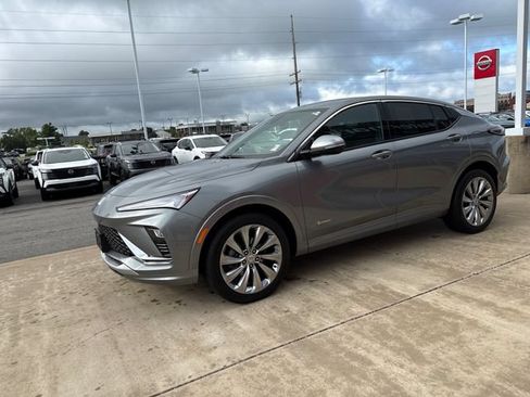 Used 2025 Buick Envista Avenir FWD image 1