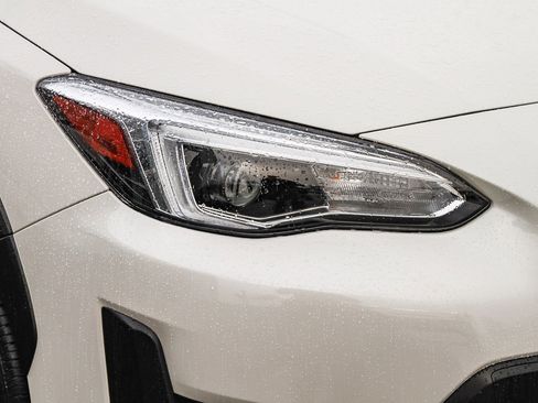 Used 2022 Subaru Crosstrek 2.5i Limited w/ Moonroof Package 2 image 4