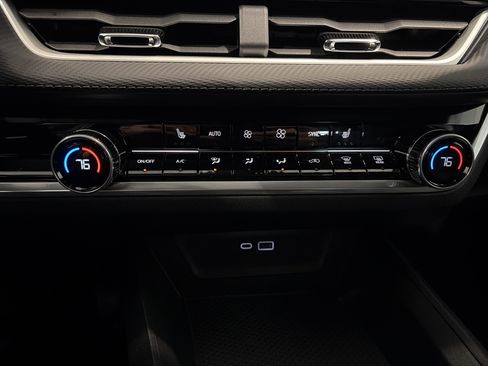 New 2026 Chevrolet Equinox LT w/ Convenience Package II image 21