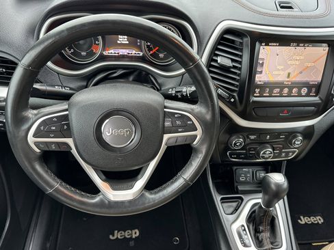 Used 2015 Jeep Cherokee Limited image 15